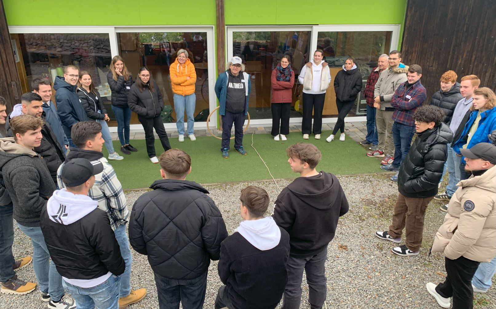 Am 30. Oktober 2024 fand im malerischen Vogelhüsli in Schmitzingen ein Workshop mit den Auszubildenden und Studenten statt.